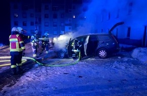 Feuerwehr Plettenberg: FW-PL: Mehrere Fahrzeugbrände im Ortsteil Ohle.