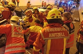 Feuerwehren des Landkreises Ravensburg: LRA-Ravensburg: Vollsperrung Herfatzer-Autobahntunnel der A96 für Großübung der Rettungskräfte