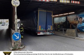 Feuerwehr München: FW-M: Lkw bleibt in Unterführung stecken (Haidhausen)