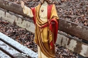 Polizeipräsidium Aalen: POL-AA: Rems-Murr-Kreis: Sachbeschädigung, Werkzeug entwendet, Jesus-Figur gefunden - Besitzer gesucht