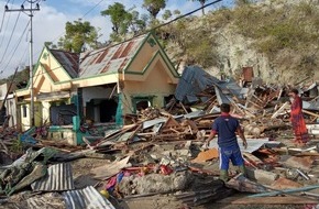 Aktion Deutschland Hilft e.V.: Erdbeben/Tsunami Indonesien: "Aktion Deutschland Hilft" stellt 100.000 Euro für Soforthilfe zur Verfügung / Hilfsorganisationen im Bündnis unterstützen Bergungsarbeiten und leisten Nothilfe