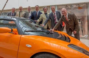 Union Investment Real Estate GmbH: "Alles in Bewegung - Zukunft E-Mobilität" / Union Investment präsentiert Sonderausstellung in den Riem Arcaden in München (BILD)