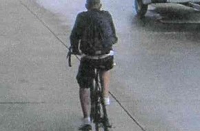 Polizei Bochum: POL-BO: Bierdosen-Radfahrer touchiert Auto und flüchtet: Wer kennt diesen Mann?