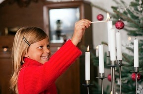CosmosDirekt: Ooooohhh, Tannenbaum! Sicher durch die Weihnachtszeit (BILD)