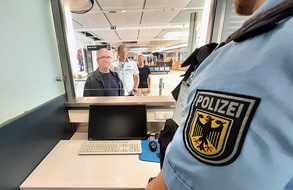 Bundespolizeiinspektion Bremen: BPOL-HB: Teure Einreise über den Flughafen Bremen: 27-Jähriger muss über 800,- Euro zahlen.