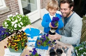 Blumenbüro: Kinderleicht, in kurzer Zeit und wunderschön - Veilchen-Garten zum Selbermachen / Stiefmütterchen bringen Kindern spielerisch Gärtnern bei (BILD)