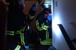 Feuerwehr Wetter (Ruhr): FW-EN: Wetter - Person hinter verschlossener Wohnungstür