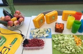 Lidl: Lidl-Fruchtschule startet im dritten Jahr mit 200 Schulklassen / Erstmaliger Exkurs: Dritt- und Viertklässler lernen, warum Artenvielfalt so wichtig für Lebensmittel ist