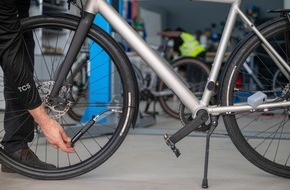 Touring Club Schweiz/Suisse/Svizzero - TCS: 14 Velopumpen im TCS-Test: Jedes System hat seine Vor- und Nachteile