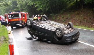 Feuerwehr Stolberg: FW-Stolberg: Drei Verkehrsunfälle und eine Ölspur