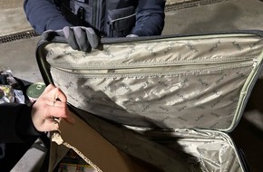 Hauptzollamt Gießen: HZA-GI: Schmuggler auf der A 3 vom Zoll erwischt