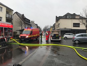 FW-GL: Wohnungsbrand mit Menschenrettung in Bergisch Gladbach - Hebborn