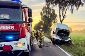 Kreisfeuerwehr Oldenburg: FW-OLL: Verkehrsunfall auf der Garreler Stra&szlig;e bei Sage - Person aus Transporter befreit