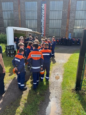 FW-EN: Jugendflamme erfolgreich abgenommen: 140 Nachwuchskräfte zeigen ihr Können in Hattingen