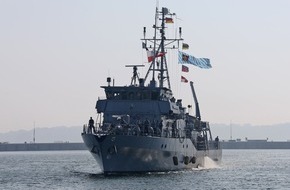 Presse- und Informationszentrum Marine: Tender und Minenjagdboot kehren vor dem Weihnachtsfest nach Kiel zurück