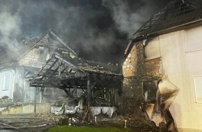 Freiwillige Feuerwehr Hansestadt Wipperfürth: FW Wipperfürth: B2G-B3G | Brennt Carport am Gebäude