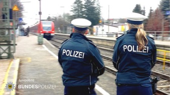 Bundespolizeidirektion München: Bundespolizeidirektion München: Steine in Gleisbereich geworfen - Verspätungen und Zugausfälle