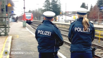 Bundespolizeidirektion München: Bundespolizeidirektion München: Steine in Gleisbereich geworfen - Verspätungen und Zugausfälle