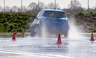 ADAC SE: Elektroauto leasen und laden: Mehr als 1500 Leasingnehmer durch Kooperation von Renault Deutschland und ADAC SE / ADAC e-Charge bietet Lademöglichkeiten zu transparenten Preisen