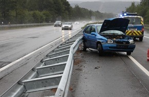 Polizeidirektion Kaiserslautern: POL-PDKL: A 62/Hütschenhausen, Zu schnell auf nasser Fahrbahn