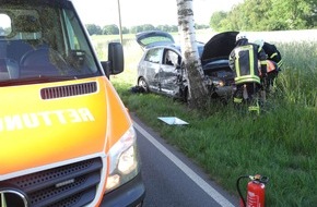 Polizeiinspektion Stade: POL-STD: Zwei Verletzte nach Verkehrsunfall auf der Landesstraße 124 in Helmste