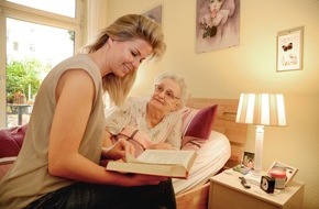 Pflege zu Hause Küffel GmbH: Im Alter gut vernetzt! Trotz Pflegebedürftigkeit mitten im Leben