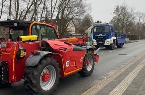 Feuerwehr Detmold: FW-DT: Technische Hilfe mit Teleskoplader