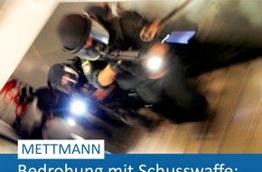 Polizei Mettmann: POL-ME: Bedrohung mit Schusswaffe in Mehrfamilienhaus: Polizei nimmt 53-Jährigen fest - Mettmann - 2502061