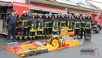 Feuerwehr Iserlohn: FW-MK: 15 neue Feuerwehrmänner - und Frauen