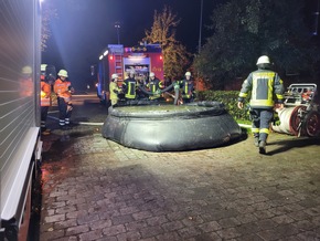 FW-ROW: Großbrand zerstört Bauernhaus in Granstedt