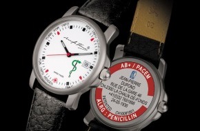 PRESMATEC: Ab März 2005 erhalten Sie auf dem Schweizer Markt die einzigartige INFOTIME®-Uhr mit einer vollständig personalisierten Uhrenrückseite