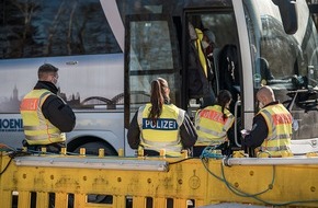 Bundespolizeidirektion München: Bundespolizeidirektion München: Freunde kommen und gehen gemeinsam/ Bundespolizei weist Armenier zurück