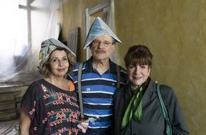 ZDF: Hannelore Hoger und die Freuden einer Großfamilie / Drehstart für ZDF-Komödie "Frau Roggenschaubs Reise" (FOTO)