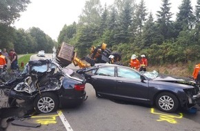 Polizeiinspektion Celle: POL-CE: Eversen - Tödlicher Verkehrsunfall auf der L 240 +++ Autofahrer stirbt bei Kollision mit Baufahrzeug