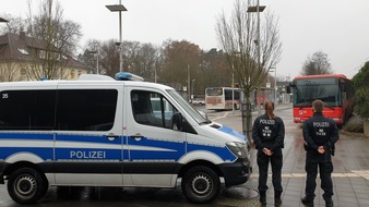 Polizeiinspektion Rotenburg: POL-ROW: Polizei beteiligt sich an bundesweiten Buskontrollen - Disziplinierte Schülerinnen und Schüler