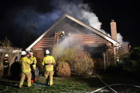POL-STD: Einfamilienhaus im Alten Land ausgebrannt - 53-jähriger Bewohner verletzt