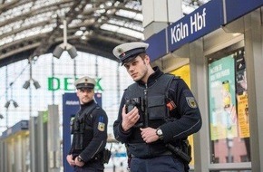 Bundespolizeidirektion Sankt Augustin: BPOL NRW: Turbulentes Wochenende - Bundespolizei leitet Strafverfahren wegen Widerstandshandlungen ein