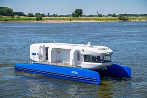 Forschungsschiff NOVA getauft
