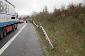 Polizeidirektion Kaiserslautern: POL-PDKL: A63/Lohnsfeld, In die Schutzplanken gekracht