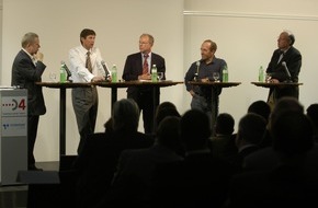 D4 Business Center Luzern: Podiumsdiskussion zur Eröffnung des D4 Business Center Luzern: Unternehmer sein ist eine Haltung