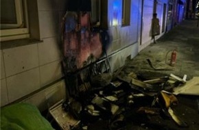 Polizei Duisburg: POL-DU: Zweimal Geb&auml;udeschaden durch Br&auml;nde - Polizei ermittelt und sucht Zeugen
