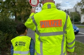 Polizeipräsidium Südosthessen - Offenbach: POL-OF: Blitz für Kids: Schüler verteilen hauptsächlich grüne Karten; Wohnungsinserat vorgetäuscht: Räuber gehen leer aus; Wer sah den Zusammenstoß in der Bahnunterführung? und mehr