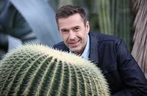 ZDF: Dirk Steffens in der Welt der "Superpflanzen" / ZDF-"Terra X"-Dokumentation am Ostersonntag (FOTO)