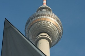 ZDF: "Krieg der Bauten" / ZDF-Dokumentation über den Wettkampf der Architekten im geteilten Berlin (FOTO)