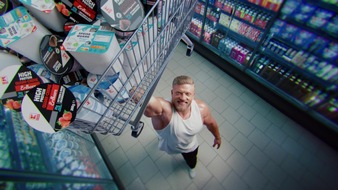 Bodybuilder Urs Kalecinski pumpt f&uuml;r Kauflands Auswahl und Frische