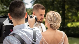 Edmond Rätzel: Als Hochzeitsfotograf Geld verdienen: So gewinnt man die richtigen Kunden