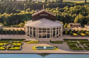 Festspielhaus Füssen: Jubiläum in bewegten Zeiten: 20 Jahre Ludwigs Festspielhaus in Füssen / Einzigartige Solidaritätsaktion startet!