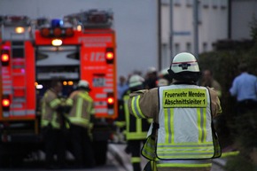 FW Menden: Gefahrstoff-Einsatz nach Brand am Gebäude