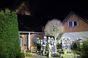Kreisfeuerwehrverband Segeberg: FW-SE: Feuer im Dachgeschoss eines Einfamilienhauses
