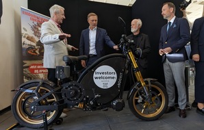 Germany&#039;s Finance Minister Christian Lindner meets eROCKIT at the Greentech Festival 2024